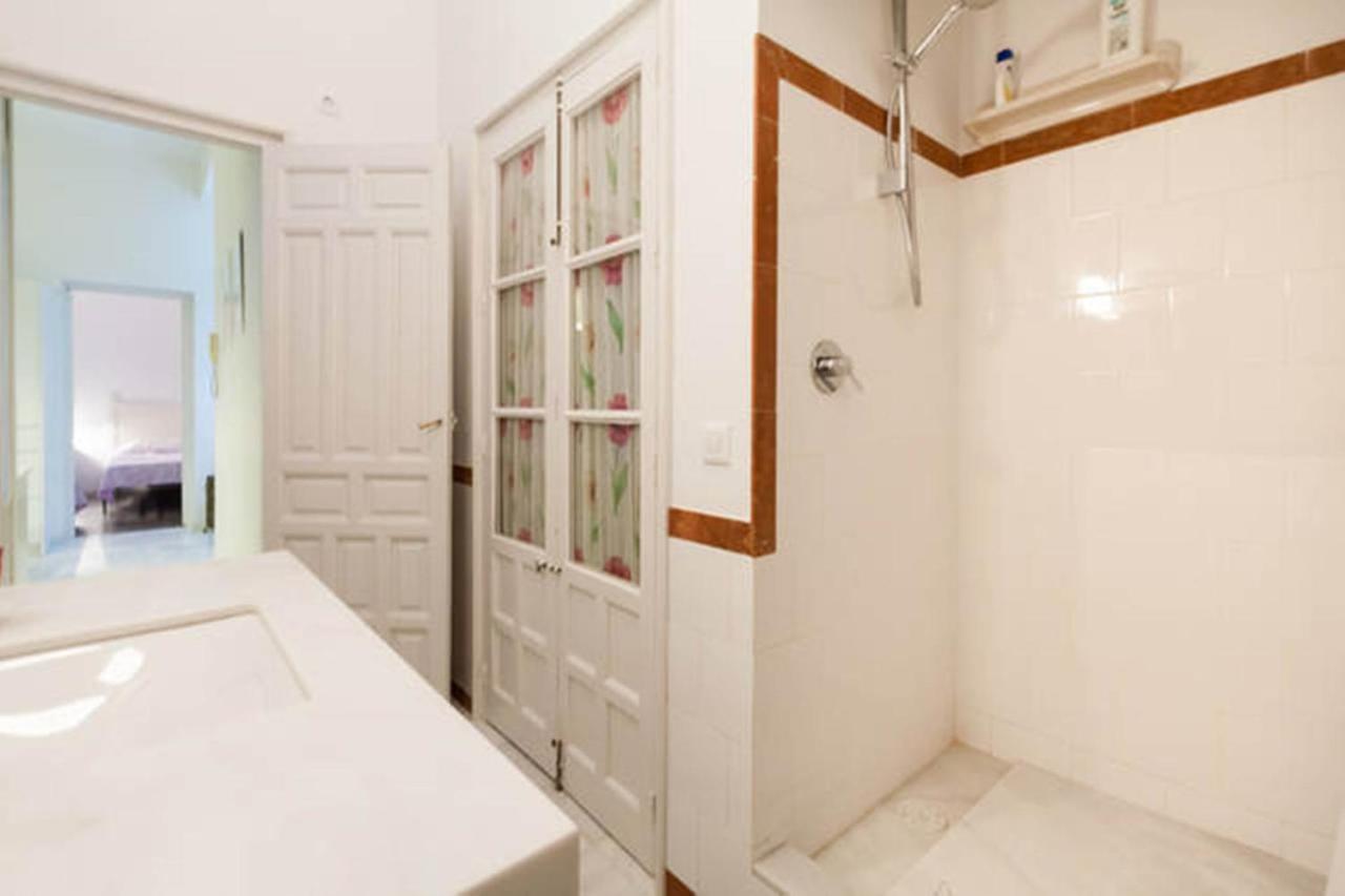 Apartamentos Rg Arenal セビリア 部屋 写真