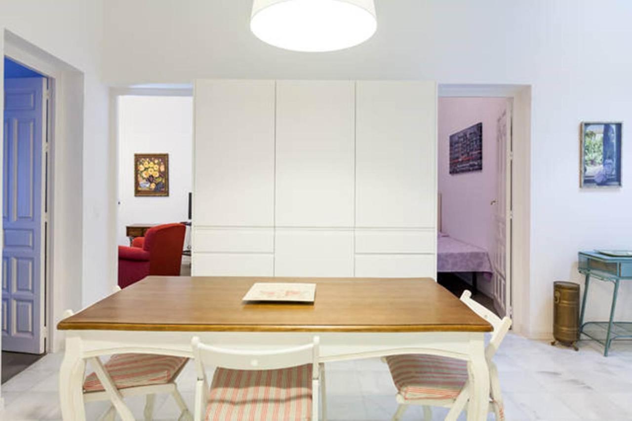 Apartamentos Rg Arenal セビリア 部屋 写真
