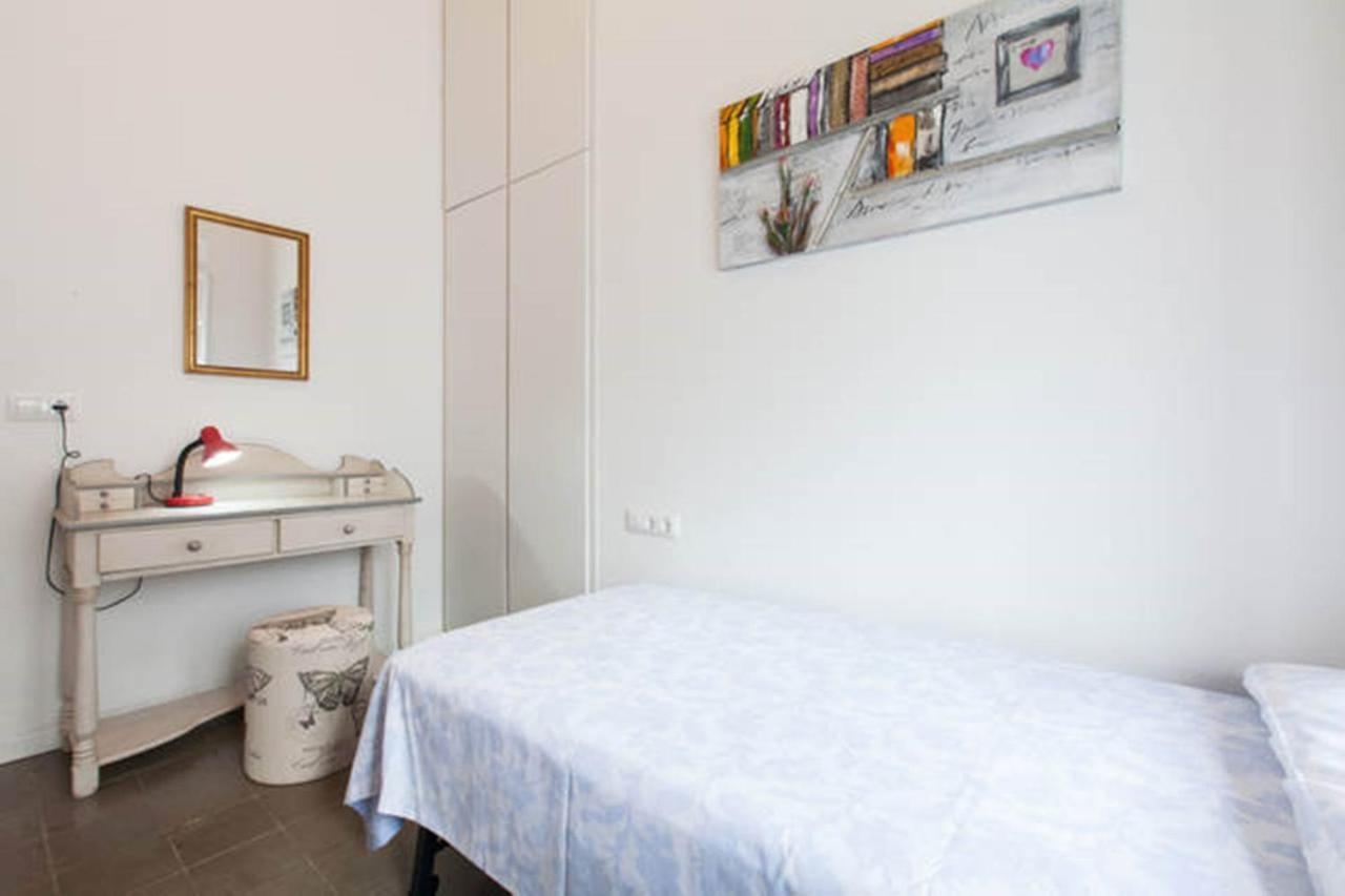 Apartamentos Rg Arenal セビリア 部屋 写真