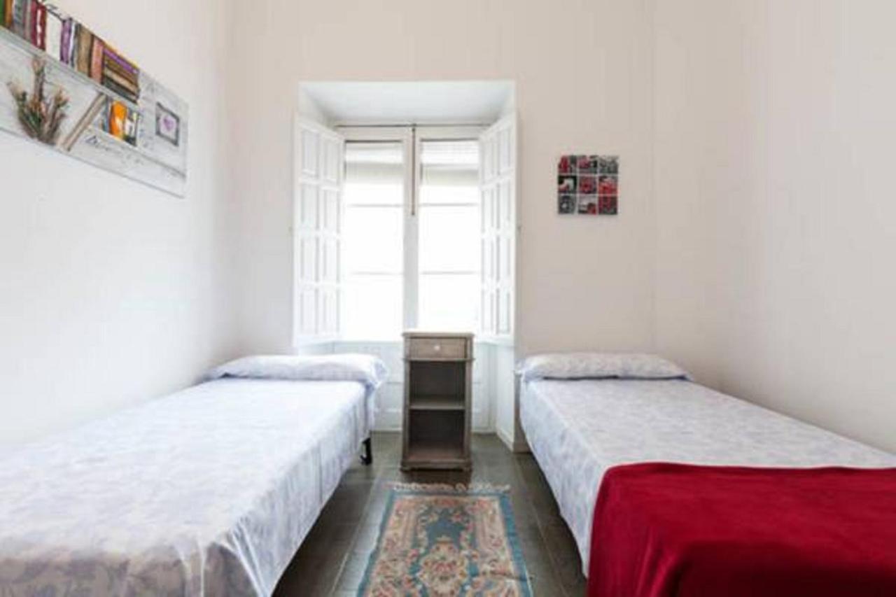 Apartamentos Rg Arenal セビリア 部屋 写真