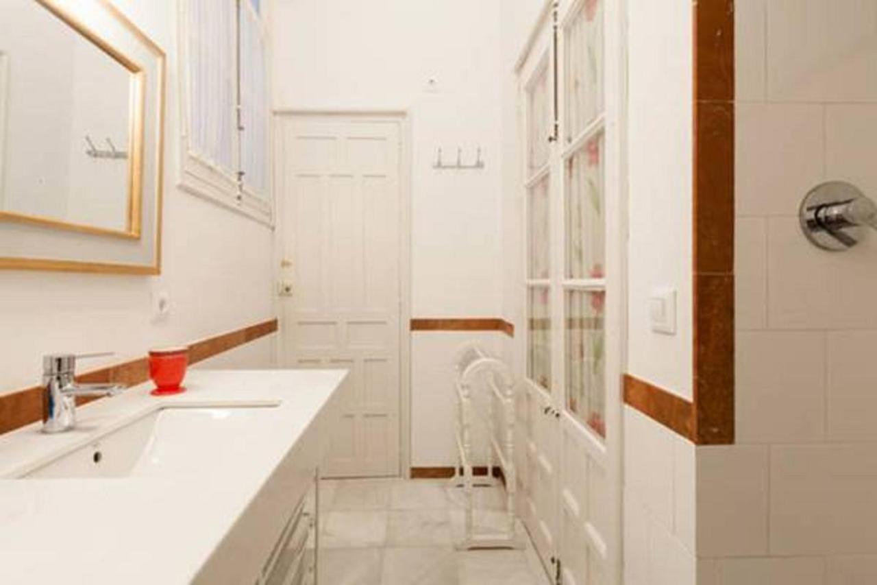 Apartamentos Rg Arenal セビリア 部屋 写真