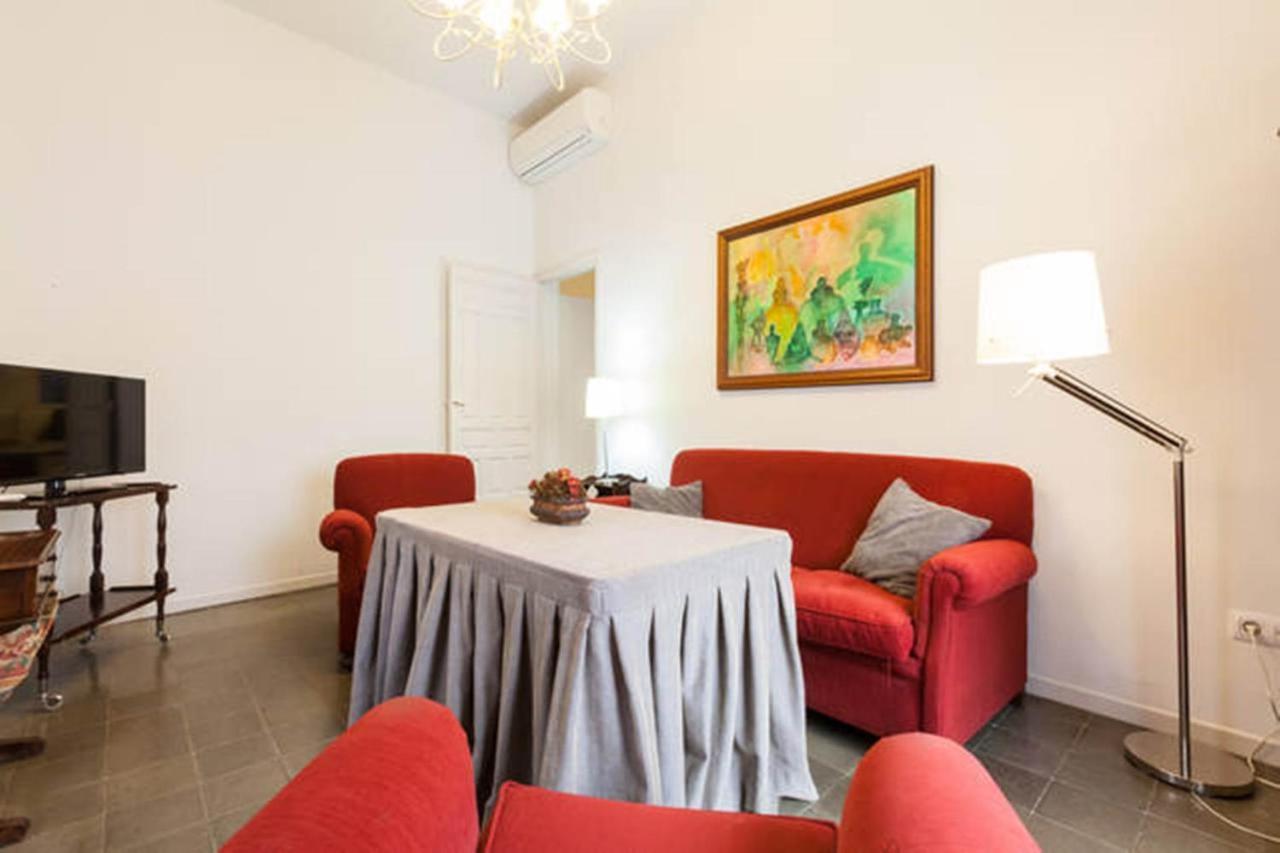 Apartamentos Rg Arenal セビリア 部屋 写真